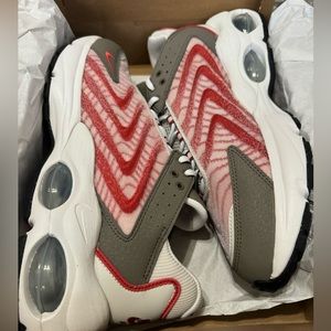 NEW NIKE AIR MAX TW Running Shoes DQ3984 002 Sz 11 Light Bone Red Clay Grey